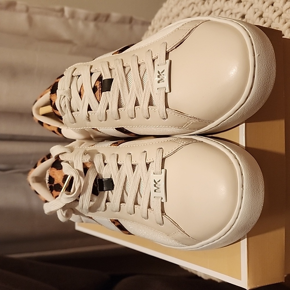 NWT Michael Kors Womens Sneakers - Picture 9 of 9